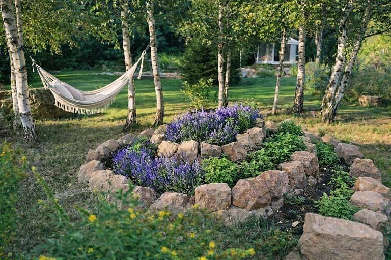 Bylinková spirála a hamaka